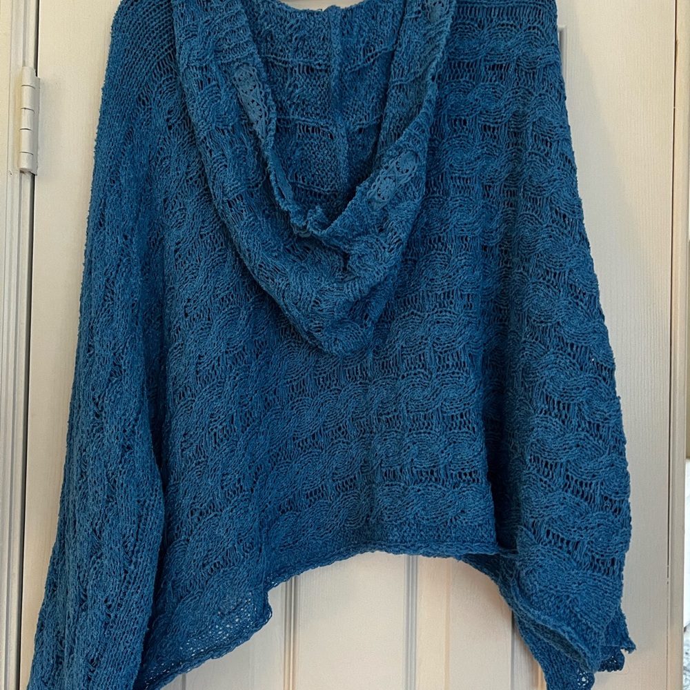 POL Women's Textured Blue V-Neck Sweater - Picture 3 of 4